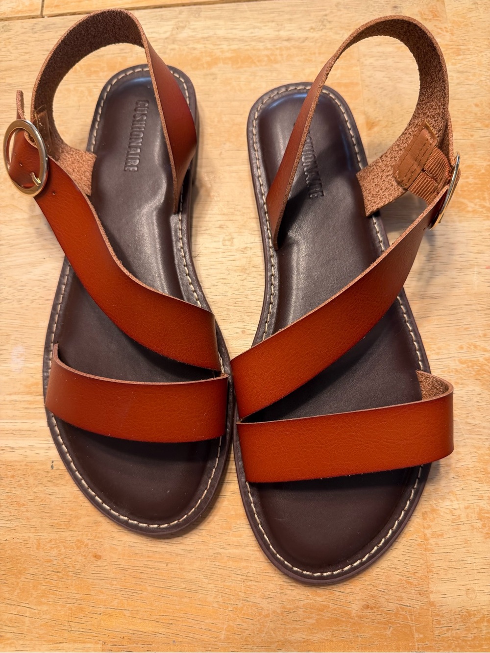 Cushionaire Lisbon Cognac Women's Tan Leather Cross-Strap Slingback Sandals NWT